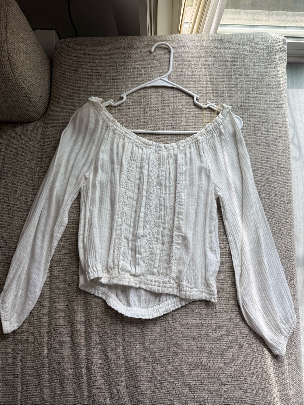 Aeropostale White Off-Shoulder Peasant Blouse